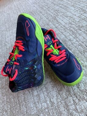 Puma M.E.L.O. Navy Athletic Bask Shoes with Neon Green Soles & Hot Pink Laces